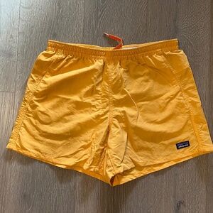 PATAGONIA baggies women's shorts size medium yellow